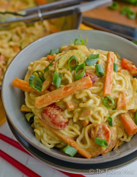 Noodles in a Creamy Coconut Peanut Sauce. This was better than I expected. Double the whole recipe because it doesn't make that much. The sauce was outstanding! Peanut Stir Fry, Fry Noodles, Spiralized Zucchini, Shirataki Noodles, Thai Sauce, Gluten Free Noodles, Noodle Recipe, Peanut Recipes, Stir Fry Noodles