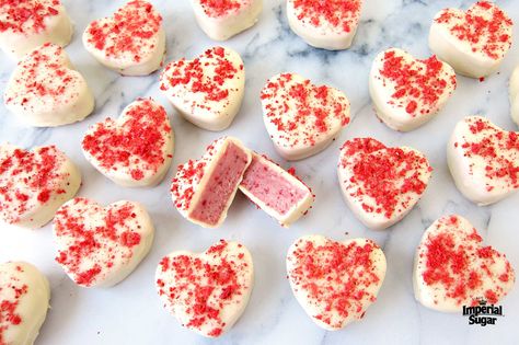 Valentines Candy Recipes, Homemade Valentines Candy, Sphere Desserts, Valentine Truffles, Strawberries And Cream Dessert, Strawberry Truffles, Small Pies, Strawberry Truffle, Valentine's Candy