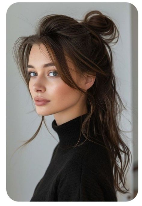 European Hairstyles Women Medium, Warm Brown Hair, Model Hairstyles, Hairstyles Design, Medium Length Hair With Layers, Hair 2024, Penteado Cabelo Curto, Spring Hairstyles, Stylish Hair