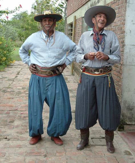 Argentina Clothing, Argentina Culture, Gaucho Pants, Outfit Png, Folk Costume, People Of The World, World Cultures, Mendoza, People Around The World