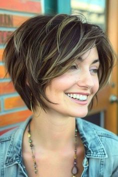 Bun High, Trendy Bob, Layered Pixie, Longer Pixie Haircut, Hairstyle Short, Curls Hairstyles, Long Hairstyle, Hair Curls, Tutorial Ideas