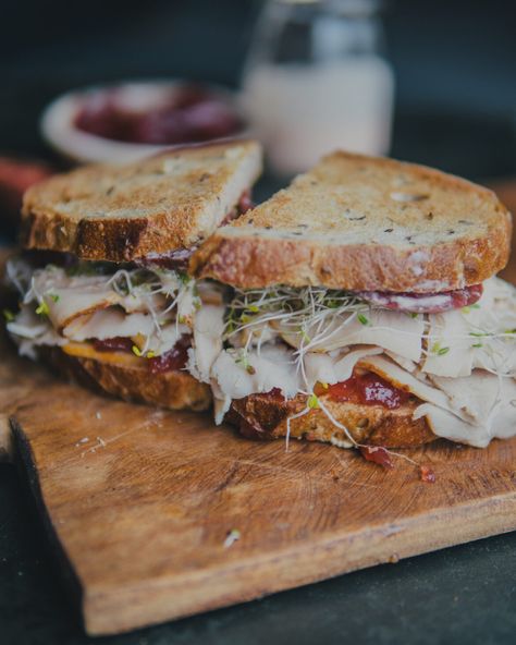 Turkey Cran Rye Sandwich - Feeding The Frasers Sandwiches On Rye Bread, Rye Bread Sandwiches, Turkey Avocado Sandwich, Toasted Turkey, Leftover Thanksgiving Sandwich, Thanksgiving Sandwich, Gourmet Chicken, Stuffed Peppers Turkey, Turkey Breakfast