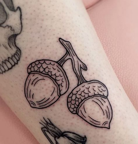 Small Nature Tattoos Wildlife, Acorn Tattoo Design, Pecan Tattoo, Whimsical Nature Tattoos, Nature American Traditional Tattoo, Stiple Shade Tattoo, Conker Tattoo, Fall Flash Tattoo, Woodland Animal Tattoo