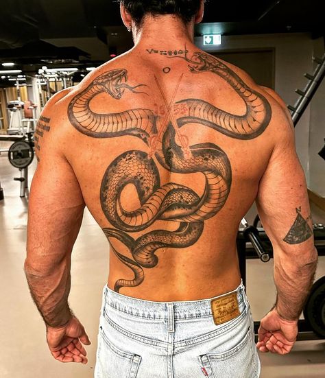 Dragon Tattoo Back, Gay Tattoo, Cool Back Tattoos, Back Tats, Serpent Tattoo, Simple Tattoos For Guys, Seshomaru Y Rin, Torso Tattoos, Dove Tattoo