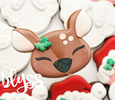 BLYSS COOKIES on Instagram: “Love at first sight! 😘 we made a new stencil that fits specifically with @sweetsugarbelle ‘s deer cutter to create all of the details and…” Airbrush Cookies, Recipes Tutorials, Love At First, Love At First Sight, Monster Cookies, Christmas Cookies, Hands On, Sugar Cookie, Deer