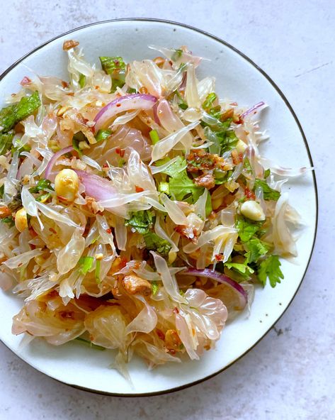 Pomelo Recipes, Pomelo Recipe, Food Recipes Spicy, Cooking Recipes Veg, Healthy Thai Food, Pomelo Fruit, Traditional Thai Food, Pomelo Salad, Thai Food Photography