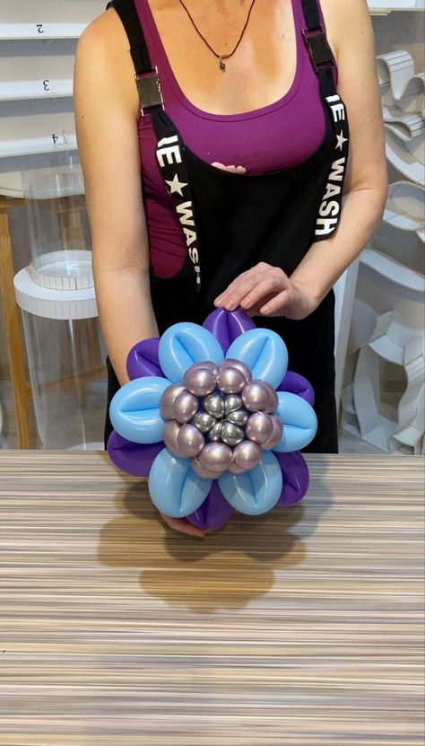 Balloon Decorations Without Helium, Helium Balloon Bouquet, Ballon Diy, Balloon Decorations Diy Tutorials, Lilac Balloons, Balloon Bouquet Diy, Twisting Balloons, Balloon Crafts, Silver Balloon