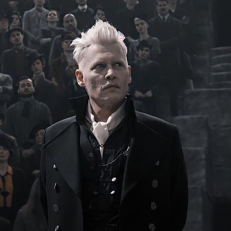 Gellert Grindelwald Aesthetic, Harry Potter Grindelwald, Fantastic Beasts Grindelwald, Percival Graves, Johnny Depp Characters, Johnny Depp Style, Film Man, Gellert Grindelwald, Johnny Depp Pictures