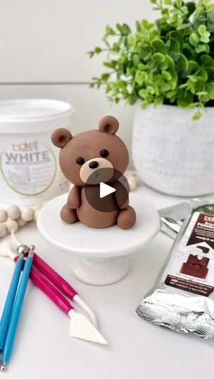 How To Make Bear Fondant, How To Make A Fondant Teddy Bear, Teddy Bear Cake Ideas, Fondant Bear, Fondant Teddy Bear, Bear Cake Topper, Teddy Bear Cakes, Buttercream Cake Decorating, Rolling Fondant