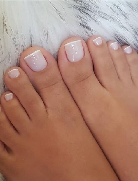 Pedicure En Gel, Wedding Toe Nails, Simple Toe Nails, Feet Nail Design, Ring Finger Nails, Gel Toe Nails, Acrylic Toe Nails, Toe Nail Color, Acrylic Toes