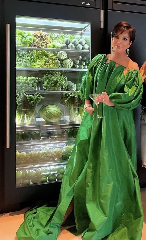 Kris Jenner House, Kris Jenner Style, Fridge Organizers, Jenner House, Kloe Kardashian, Afrique Art, Glass Storage Containers, Glass Mixing Bowls, Fridge Organization