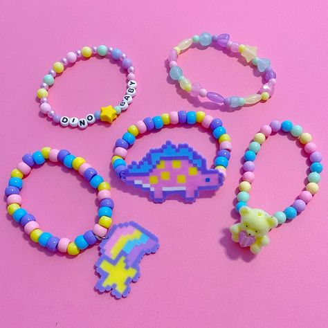 💖🌈 Kaiiya! 🌈💖 (@96rainb0ws) • Instagram photos and videos Kidcore Perler Beads, Clowncore Accessories, Kandi Core, Kandi Diy, Kandi Creations, Penny Picture, Cute Core, Kandi Inspo, Pony Bead Bracelets