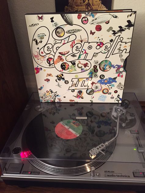 Led Zeppelin Vinyl, Led Zeppelin Iii, Cd Aesthetic, Vinyl Albums, Record Vinyl, Atlantic Records, Vinyl Cd, Super Star, Cassette Tapes