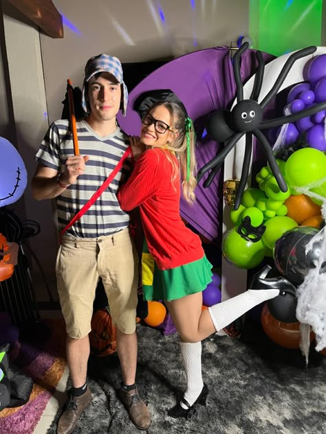 Disfraz de halloween chavo y chilindrina La Chilindrina Costume Diy, El Chavo Del Ocho Costume Halloween, La Chilindrina Costume, Hollywood Halloween Costumes, Disney Couple Costumes, Costumes Couples Halloween, Robin Costume, Cute Couple Halloween, Themed Halloween Costumes