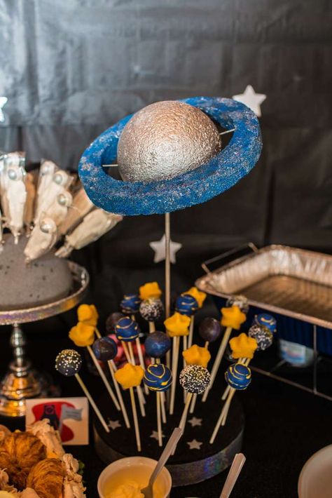 Astronauts / Space Birthday Party Ideas | Photo 1 of 28 | Catch My Party Astronaut Dessert Table, Space Birthday Food, Space Party Food Ideas, Space Birthday Party Food, Space Birthday Party Ideas, Space Party Food, Space Snacks, Astronaut Food, Birthday Snacks