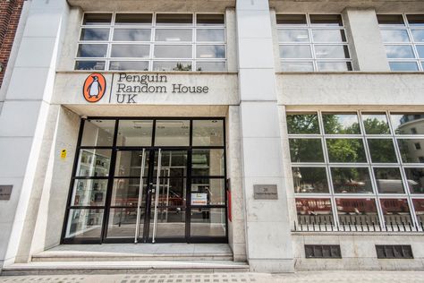 Penguin Random House Office, Publishing House Aesthetic, Author Dreams, Penguin Publishing, Office Images, My Future Job, Future Career, Future Jobs, Penguin Random House