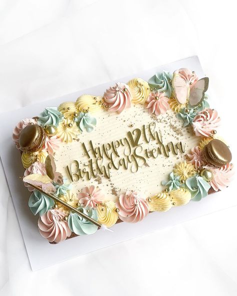 Drool-worthy vibes and cake goals! 🍰✨ Dive into the delicious universe of @katiehbakes_ with her stunning rectangle birthday masterpiece! 🎂💖 Crafted by the talented Katie, it's not just a cake—it's a celebration waiting to happen. #CakeGoals #SweetSensations #CakeArtistry #YummyTreats Rectangular Birthday Cake Ideas, Cake Rectangle Birthday, Rectangle Birthday Cake, Birthday Cake Square Shape, Pretty Birthday Cakes Rectangular, Rectangle Birthday Cake Ideas, Square Birthday Cake Ideas, Tiramisu Brownies, Slab Cake