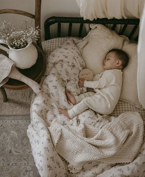 Old Rocking Chair In Nursery, Cottagecore Newborn, Vintage Baby Aesthetic, Sahm Aesthetic, Cottage Core Nursery, Cottage Core Baby, Cottagecore Baby, Cottagecore Nursery, Newborn Bed