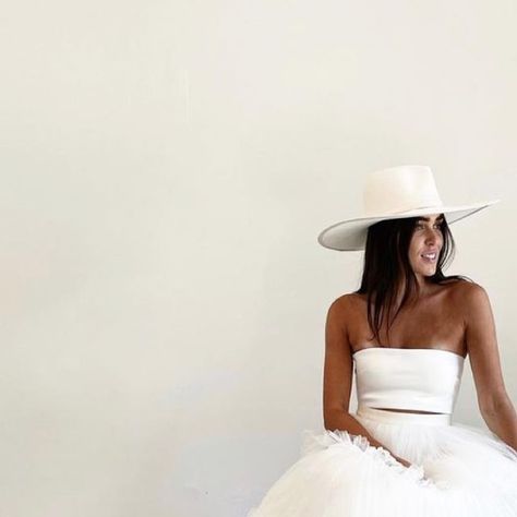 Bridal Fedora Hat, Elegant Brimmed Wedding Hat, White Wedding Hat With Veil, White Brimmed Wedding Hat, Chic White Wedding Hat, Bridal Styled Shoot, Contemporary Bride, White Hat, Wedding Hats