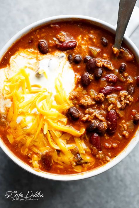 A bowl of chili #cafedelites #chilirecipe #chili Jalapeño Chili, Pork Chili Recipe, Homemade Chili Recipe, Jalapeno Chili, Jalapeño Peppers, Ground Beef Chili, Beef Chili Recipe, Chili Mac And Cheese, Chili Recipe Turkey