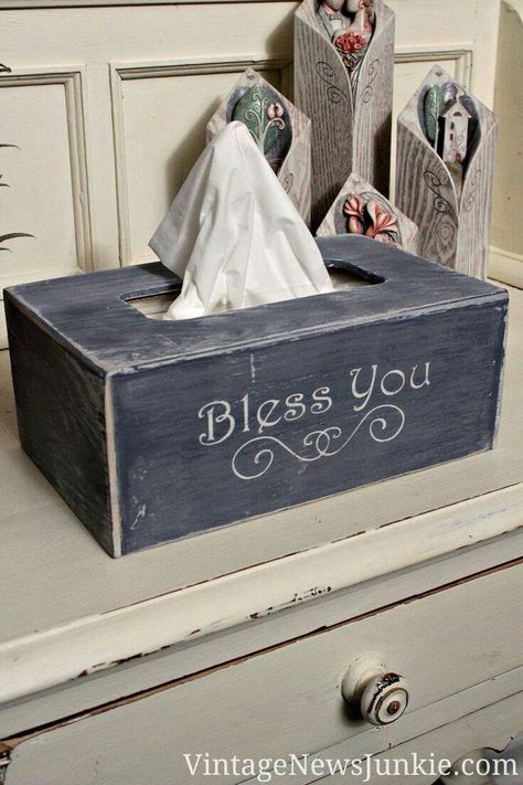 Kleenex box Kleenex Box, Country Crafts, Primitive Crafts, Crafty Projects, Tissue Box Covers, Easy Tutorial, Wooden Crafts, Tissue Box, Primitive Decorating