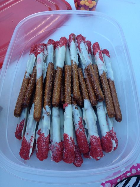 Tampon pretzel rods Period Themed Party, Period Party Food Ideas, Period Party Decorations, Period Party Games, Period Party Cake, Goodbye Uterus Party, First Period Party Ideas, Period Party Food, First Period Cake