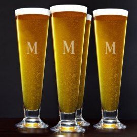 Custom Beer Glasses, Burger Place, Christmas Birthday Ideas, Mule Mugs, Beer Glassware, Pilsner Beer, Indoor Bar, Manly Man, Dining Ware