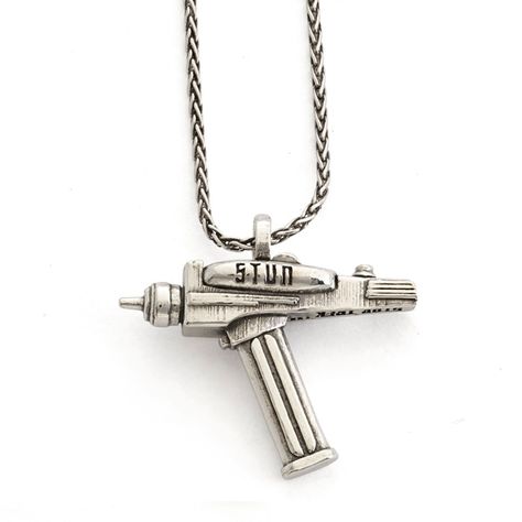 Star Trek x RockLove Sterling Phaser Necklace Marvel Necklace, Rocklove Jewelry, Star Trek Jewelry, Start Trek, Geeky Jewellery, Star Trek Merchandise, Star Trek Captains, Fandom Jewelry, Star Trek Original