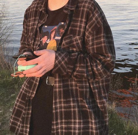 Brown Flannel Outfit, Aesthetic Flannel, Flannel Outfits Aesthetic, Flannel Aesthetic, Brown Flannel, Flannel Outfits, Artist Aesthetic, Dream Clothes, Aesthetic Outfits