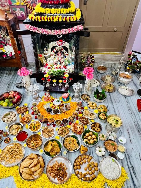 56 Bhog Decoration At Home, 56 Bhog Decoration, 56 Bhog Thali, India House, Street Foods, Ganesha Art, Ganesha, Street Food, Table Settings