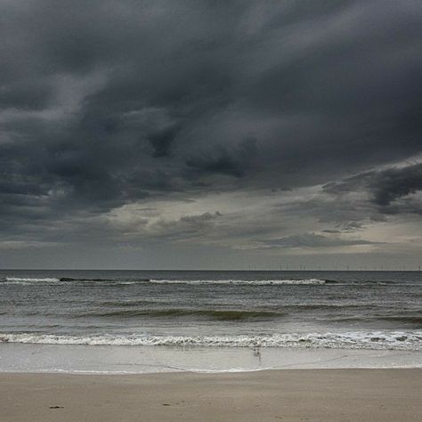 Seaside Aesthetic, Beach Clouds, Dark Beach, Dark Sea, Dark Clouds, North Sea, Beach Aesthetic, Beach Scenes, Pretty Places