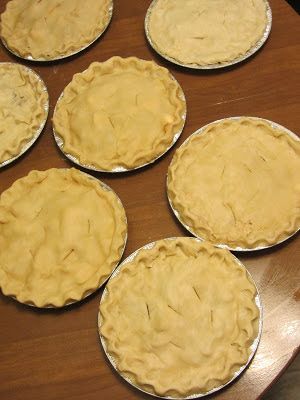 Fresh Apple Pie Recipe, Pie Crust With Shortening, Freezing Apple Pie, Freezer Apple Pie Filling, Easy Flaky Pie Crust, Individual Apple Pies, Making Apple Pie, Apple Crumble Cake, Apple Pie Filling Recipes