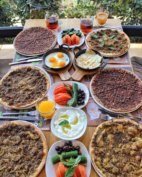 LEBANON TIMES ® | BY ANTONIO (@lebanontimes) on Instagram: “||Collecting-Moments|| Morning Meaning materials !!! | Photo by: @lebanoneats ☕⚪⚪☕…” Arabic Breakfast, Lebanese Breakfast, Lebanon Food, Lebanese Cuisine, Catering Ideas Food, Food Crush, Lebanese Recipes, Ramadan Recipes, Food Table