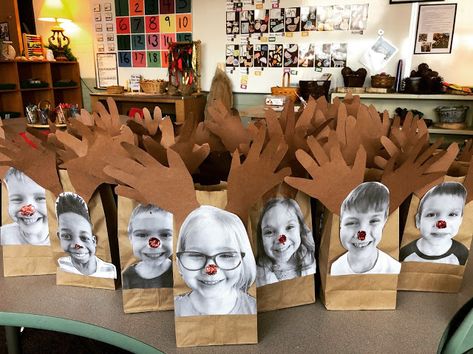 Reindeer Gift Bags, Class Christmas Gifts, School Christmas Gifts, December Kindergarten, Students Christmas, Christmas Units, December Crafts, Parents Christmas, Student Christmas Gifts