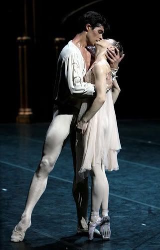 Alina Cojocaru & Roberto Bolle, Romeo & Juliet: Ballet Couple, Svetlana Zakharova, Dance Aesthetic, Dance Tutorial, Ballet Inspiration, Ballet Art, Shall We Dance, Classical Ballet, Ballet Photography