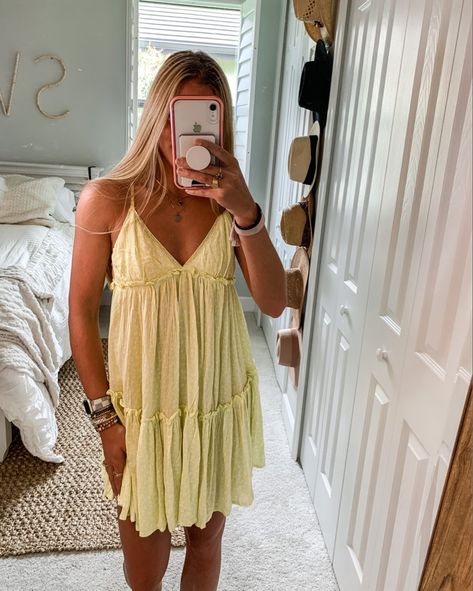 http://liketk.it/2T7uZ #liketkit @liketoknow.it #LTKunder50 #LTKspring #LTKstyletip Shop your screenshot of this pic with the LIKEtoKNOW.it shopping app!!✨💫🌟 Sloane Vosen. Wild Fable Target dress in the yellow color. It would make the perfect coverup or babydoll summertime dress paired with some sandals or sneakers. Beachy Clothes, Outfits For Mexico, Target Dress, Preppy Dresses, Cute Preppy Outfits, Christmas Outfits, Cute Summer Dresses, Cute Summer Outfits, Dresses For Teens