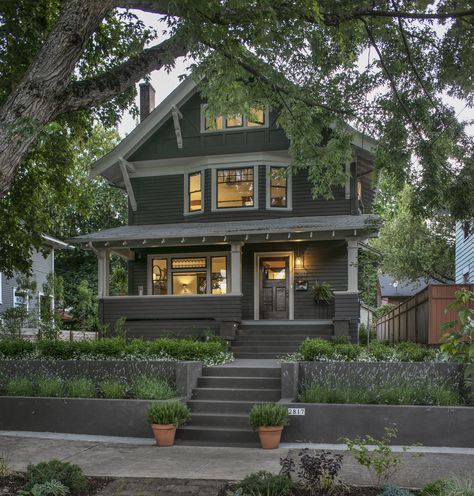 Metal Shingle Roof, Bungalow Cottage, Oregon House, Craftsman Exterior, Craftsman Style Homes, Craftsman Bungalows, Contemporary House Plans, Craftsmen Homes, Crafts Home