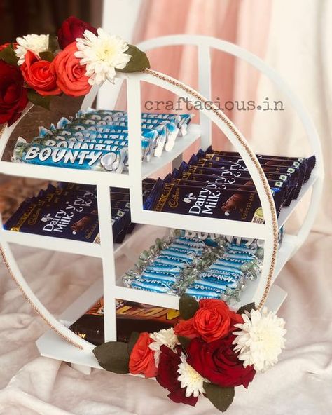 Gift For Bhabhi Birthday, Wedding Gift Hampers, Birthday Hamper, Bridal Gift Wrapping Ideas, Chocolate Hampers, Birthday Hampers, Wedding Chocolate, Luxury Birthday, Wedding Gifts Packaging