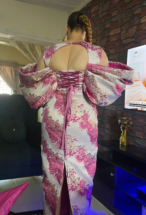 When the back is giving_ Asoebi styles. Fabric: Brocade. Styles For Brocade Fabric, Brocade Asoebi, Brocade Asoebi Styles, Lace Asoebi, Make Fashion, Brocade Dress, Brocade Dresses, Asoebi Styles, Fashion Statements