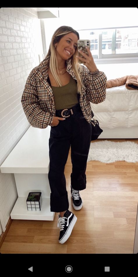 Outfits With Platform Vans, Vans High Tops Outfit Women, Vans Sk8 Hi Outfit Woman, Vans Women Outfit, Van High Tops Outfit, Vans Sk8 Hi Outfit, High Top Vans Outfit, Sk8 Hi Outfit, Outfits With High Tops