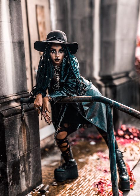 Black Goths: Instagram: @Vampology Black Goth Photoshoot, Goth Fashion Black Women, Latino Goth, Afro Goth Aesthetic, Afro Goth Women, Goth Outfits Men, Poc Goth, Black Goths, Black Goth Girl