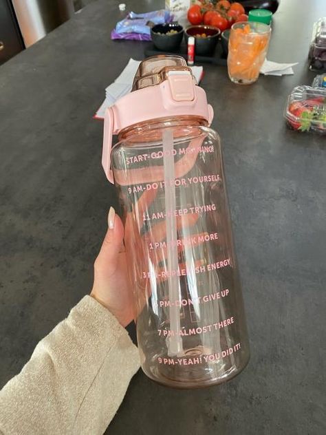 Water Bottle Motivation, Motivational Bottle, Trendy Water Bottles, Expensive Makeup, Pampering Routine, Gallon Water Bottle, Decorated Bottle, Motivational Water Bottle, Sport Outdoor