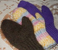 Baby Mittens Knitting Pattern, Knitting Graphs, Baby Mittens Knitting, Baby Hats Pattern, Portuguese Knitting, Knitting Mittens, Knitting Gloves, Baby Hat Free Pattern, Knitting Gloves Pattern