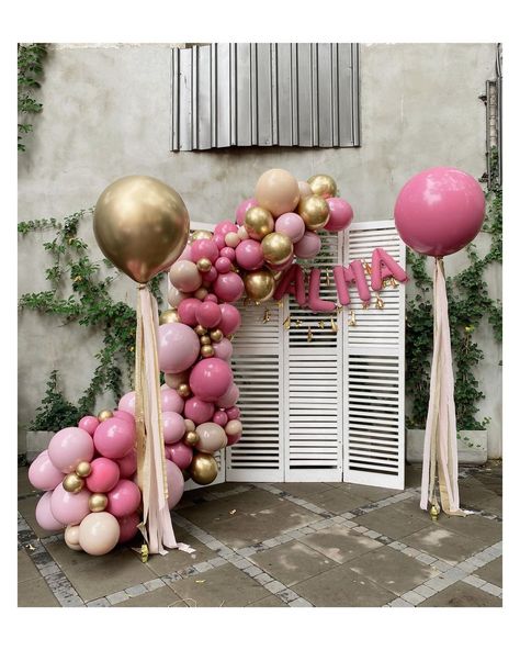 Photo Corner Ideas Party, Photo Corner Ideas, Photo Corner, Wedding Room Decorations, Balloon Designs, Corner Ideas, Balloon Arches, Brighter Days, Birthday Balloon Decorations