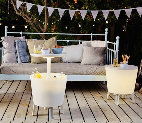 Weather resistant round table with secret ice bucket for drinks. Perfect summer vibes. For indoor & outdoor use. Illuminated for added style. Home bar Free Standing Bar, Outdoor Cocktail Tables, Outdoor Cocktail, Textured Wood, Cool Box, Cool Tables, Backyard Barbecue, Beverage Cooler, Table Bar