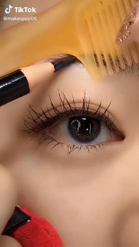 Eyebrows Step By Step, Quick Eye Makeup, Makeup Tips Eyeshadow, Draw Eyebrows, Maquillage Yeux Cut Crease, Natural Eye Makeup Tutorial, Membentuk Alis, Bentuk Alis, Eyebrow Makeup Tutorial