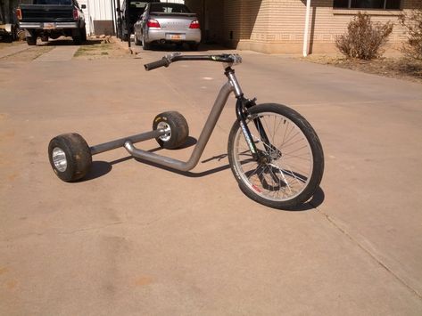 drift trike - Google zoeken Bike Drift, Drift Trike Motorized, Drift Trike Kit, Diy Recumbent Trike, Drift Trike Frame Plans Diy, Build A Go Kart, Drift Trike Frame, Kids Trike, Sturgis Motorcycle Rally