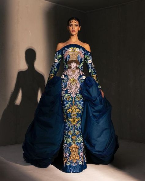 Elio Abou Fayssal on Instagram: "Look 18: A fully embroidered dress depicting sevillian ceramic murals with a tulle layered taffeta train. An ode to our atelier’s outstanding craftsmanship and mesmerizing details. From OLÉ, the SS24 collection by Elio Abou Fayssal.  Photographer @bychristianabf" Victor Wallpaper, Floral Ballgown, Rich Person, Masquerade Ball Gown, Fairytale Gown, Fashion Gowns, Set Jewelry, Instagram Look, Masquerade Ball