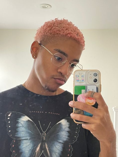 Pink Hair Men Black, Black Man Colored Hair, Split Dyed Hair Men, Men Dyed Hair Ideas, Afro Hair Color Ideas, Men Dyed Hair, Pink Hair Men, Hair Dye Men, Black Men Hair Colour