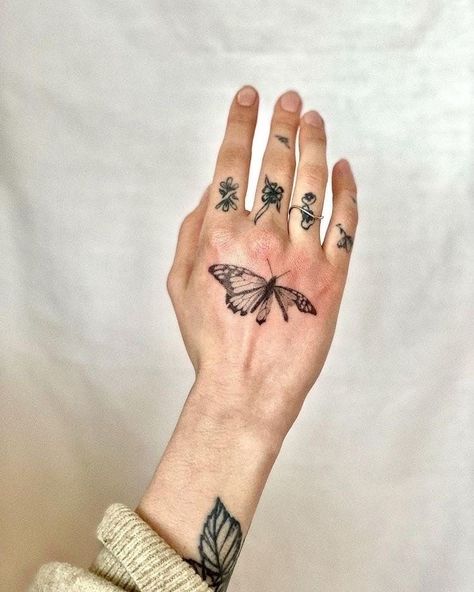 Broken Butterfly, Tattoo Ideas For Female, Tattoos Henna, Thanks A Million, Insect Tattoo, Tattoo Cover Up, Hand Poked Tattoo, Tattoo Care, Tattoo Ideas Female